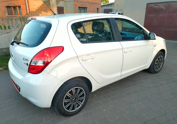 Hyundai i20 cena 14900 przebieg: 185000, rok produkcji 2010 z Gorlice małe 301